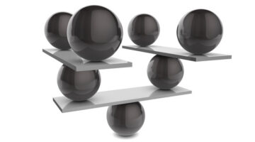 multiple balls balancing showing vendor risk